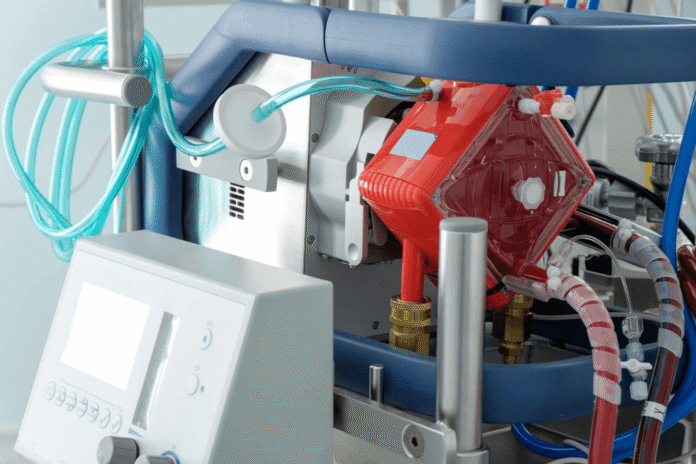 Το Ωνάσειο Νοσοκομείο πρωτοπορεί με εκπαίδευση στο ECMO για γιατρούς και νοσηλευτές, ενισχύοντας τη φροντίδα βαρέως πασχόντων ασθενών.