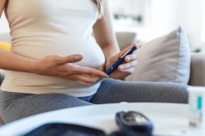 Ο διαβήτης αυξάνει τον κίνδυνο πρώιμης εμμηνόπαυσης στις γυναίκες. Δείτε πώς επηρεάζει ορμόνες και ποιότητα ζωής.