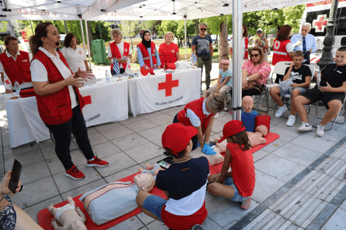 Παγκόσμια Ημέρα Πρώτων Βοηθειών με δράση στο Σύνταγμα Δράση του ΕΕΣ για την Παγκόσμια Ημέρα Πρώτων Βοηθειών στις 13/9 στην Πλατεία Συντάγματος με δωρεάν εκπαίδευση και επιδείξεις.