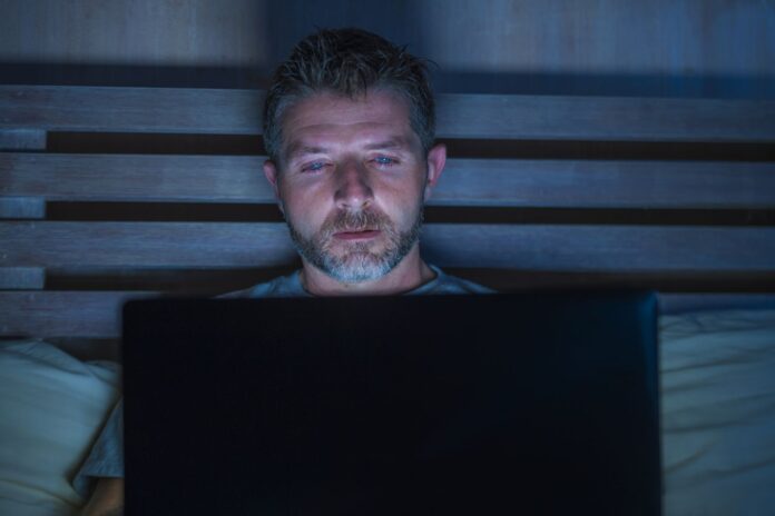 Η υπερβολική χρήση πορνογραφίας μπορεί να επηρεάσει αρνητικά τη στυτική λειτουργία και τη σεξουαλική υγεία των ανδρών.