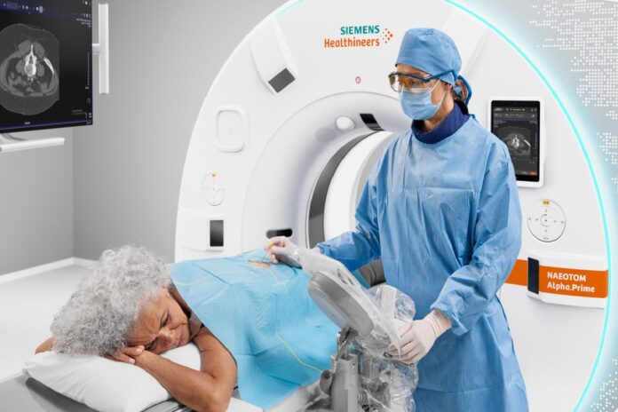 Το ΥΓΕΙΑ φέρνει τον πρώτο αξονικό τομογράφο φωτονίων στην Ελλάδα, προσφέροντας πιο ακριβή διάγνωση με χαμηλότερη ακτινοβολία.